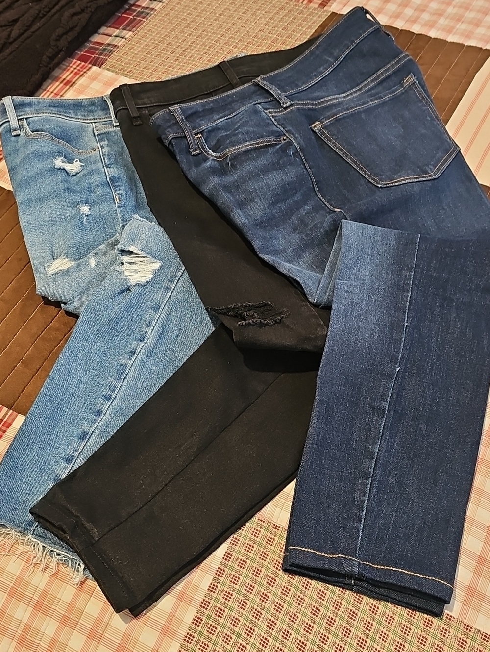 (3) Mid- Rise Women's Blue & Black Jeans